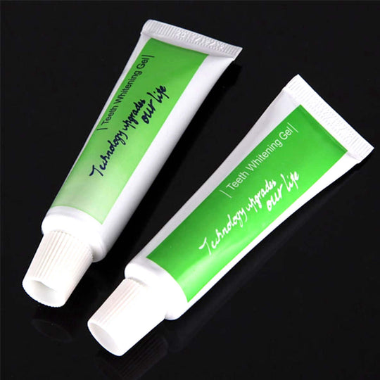 The whitesmile teeth whitening gel - front and back view